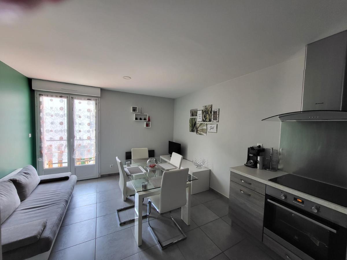 Le Touristic Appartements Люс-Сен-Совёр Экстерьер фото