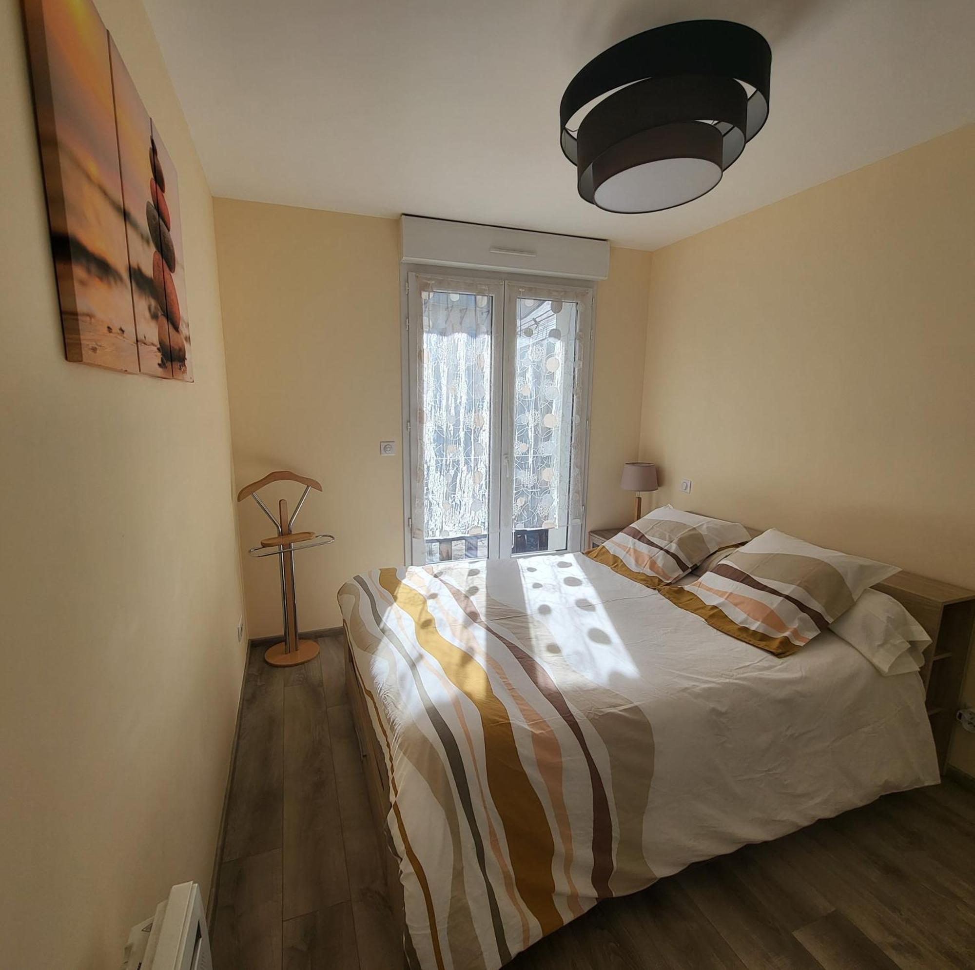 Le Touristic Appartements Люс-Сен-Совёр Экстерьер фото