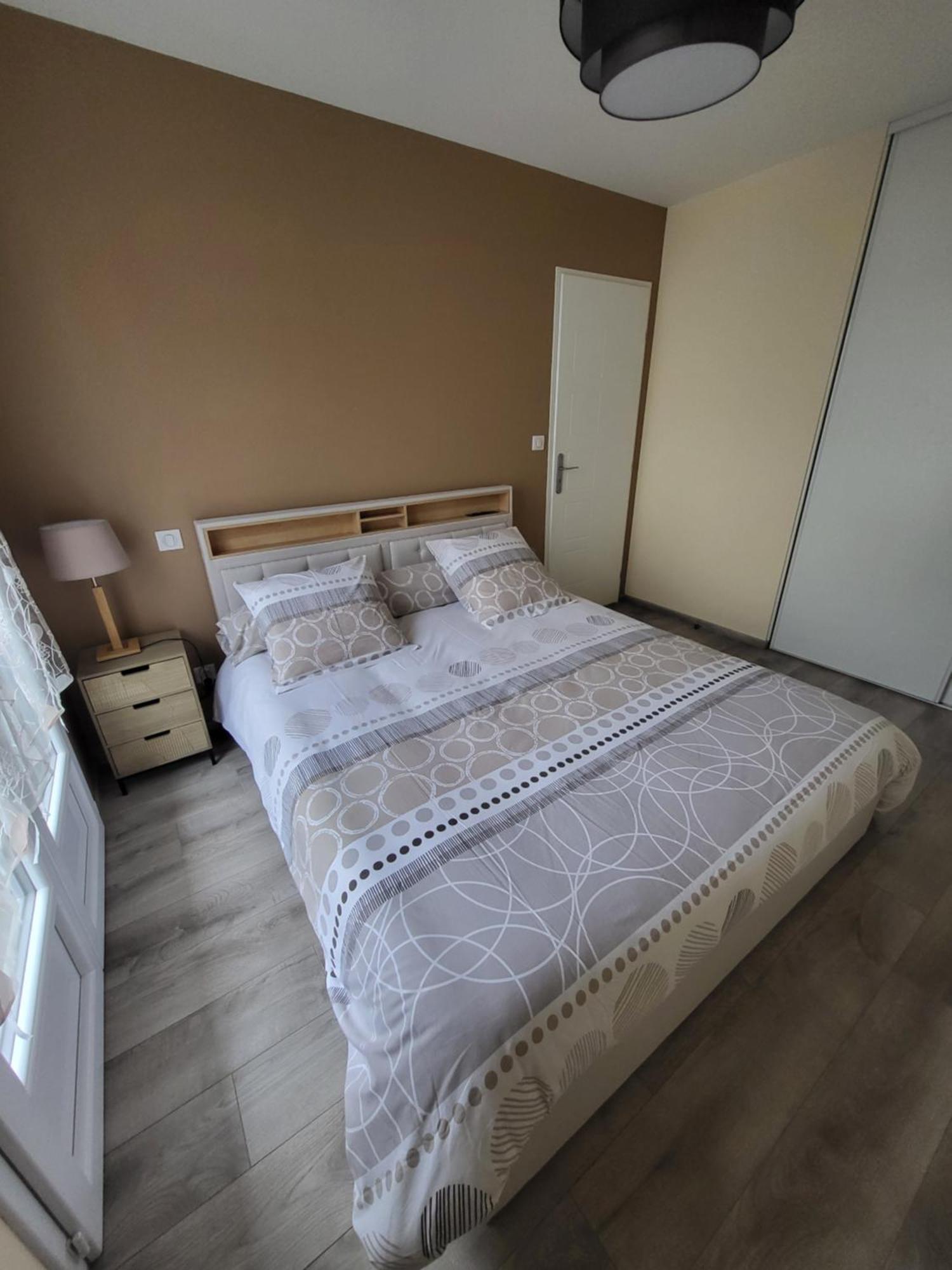 Le Touristic Appartements Люс-Сен-Совёр Экстерьер фото