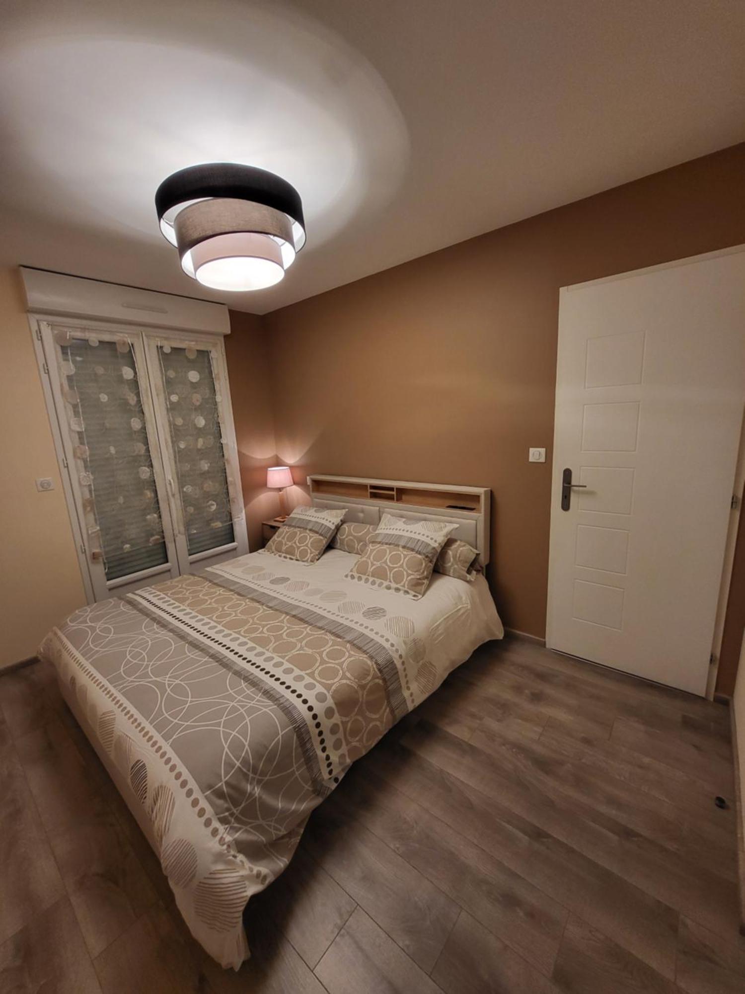 Le Touristic Appartements Люс-Сен-Совёр Экстерьер фото